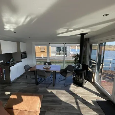 Bådhotel Hausboot Dicke Baerta
