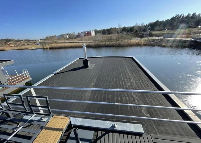 Hausboot Dicke Baerta Botel