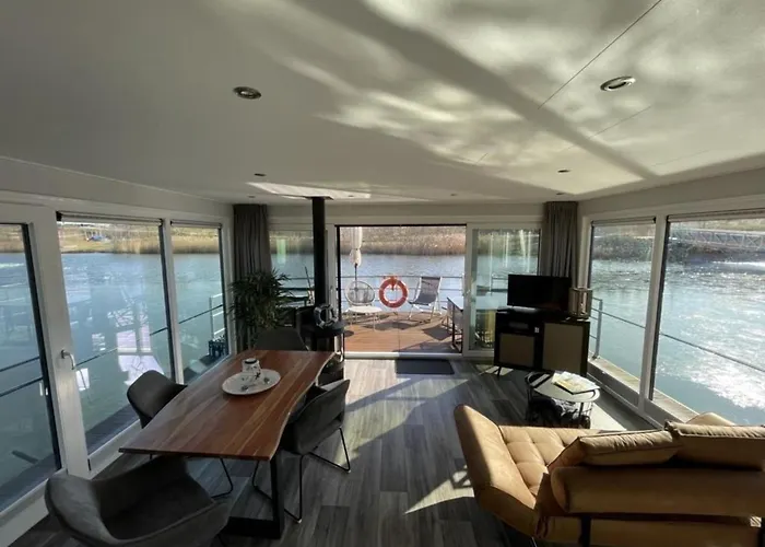 Hausboot Dicke Baerta